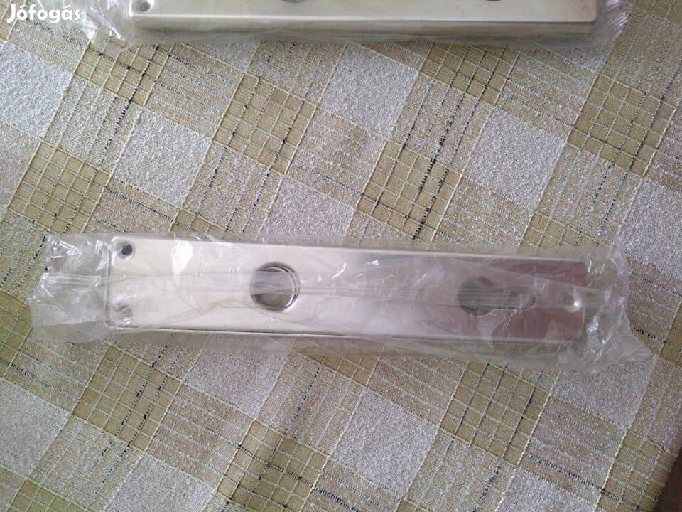 Ajtócím zárcím , takarólemez