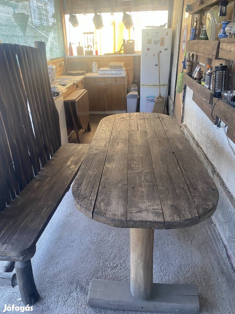 Akác asztal hozzá való paddal