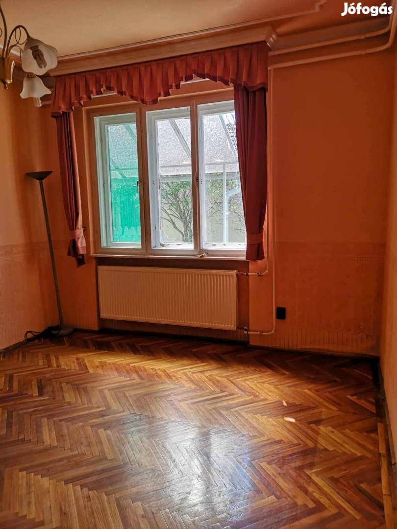 Akác parketta eladó 