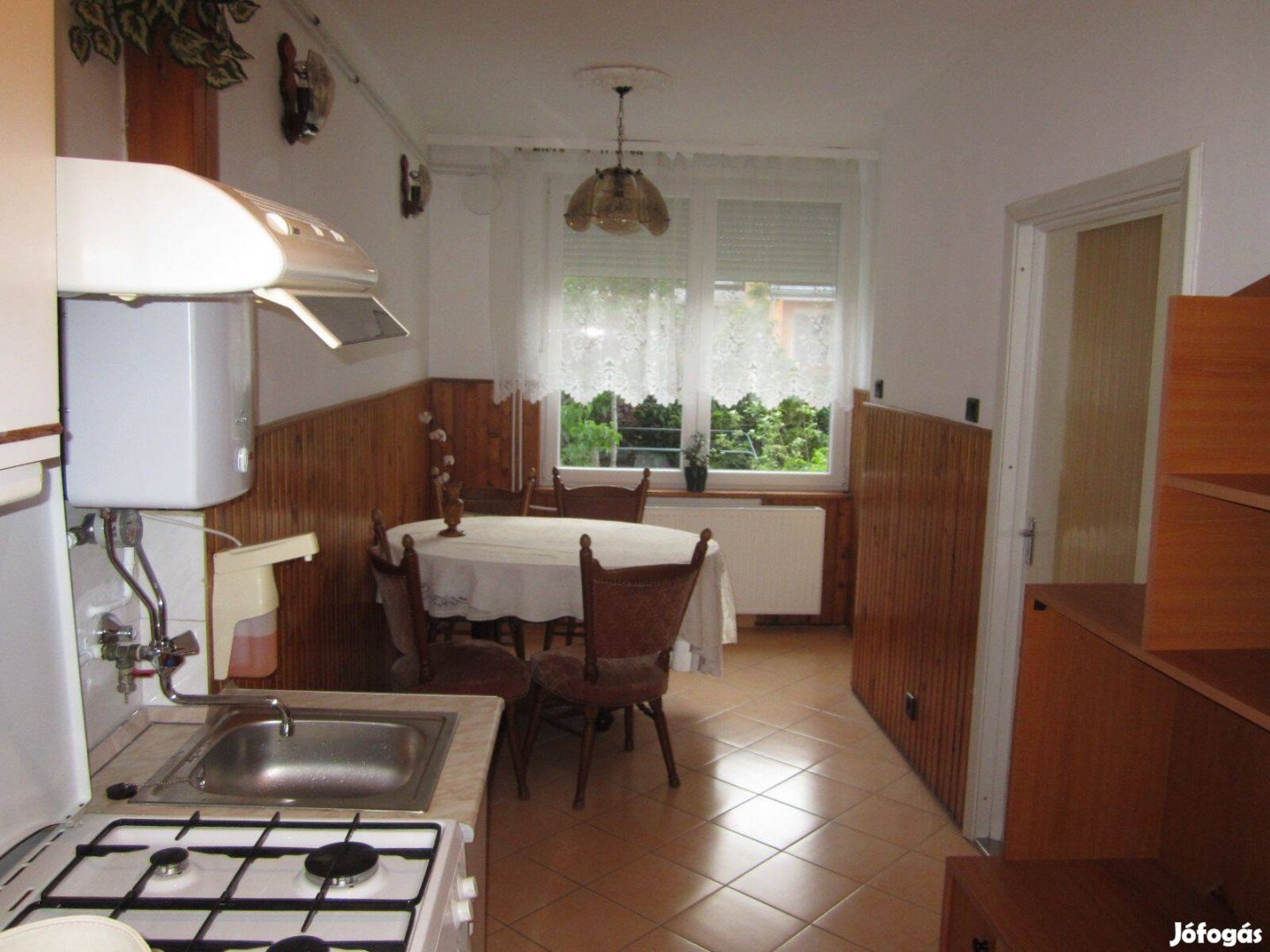 Akácfa körúti kertes lakás garázs