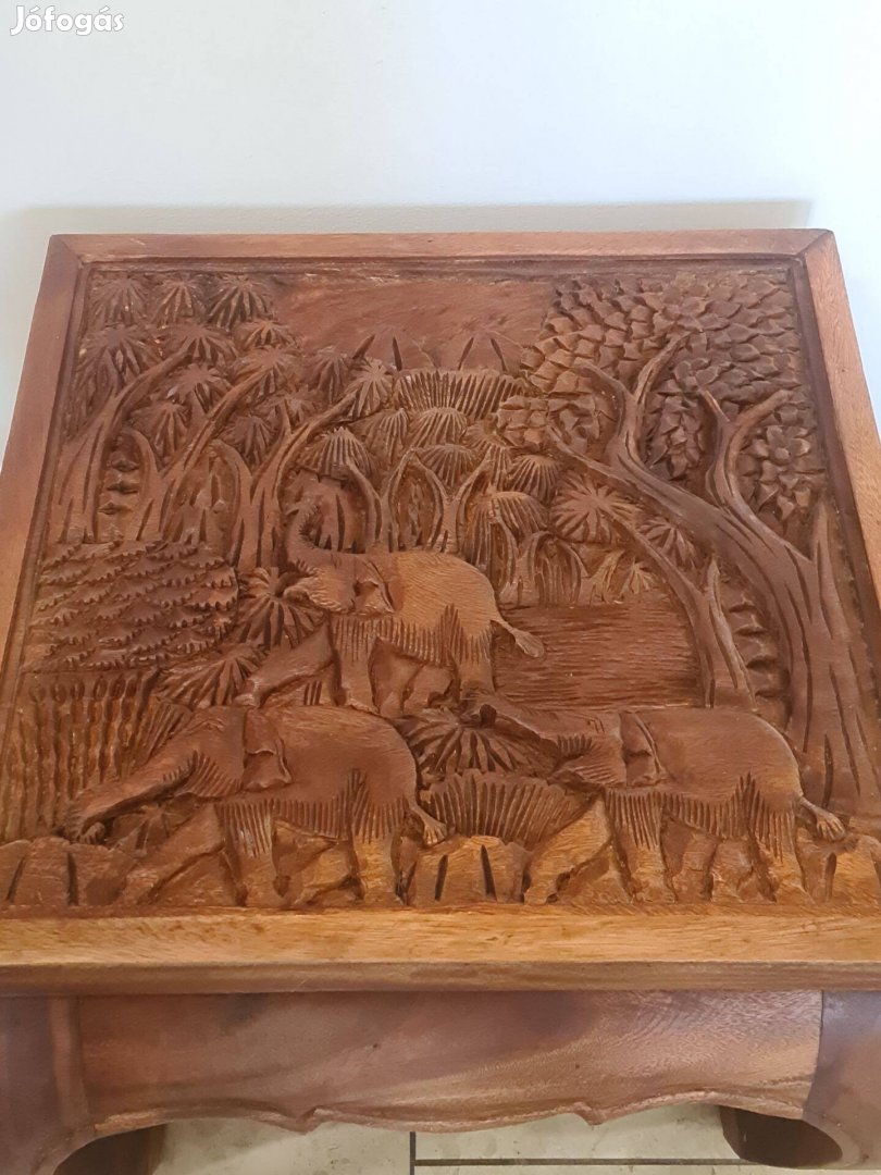 Akácia ópium asztal elefánt faragással | Trópusi keményfa bútor