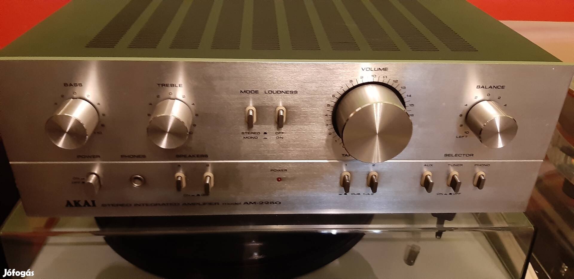 Akai AM-2250 erősítő.