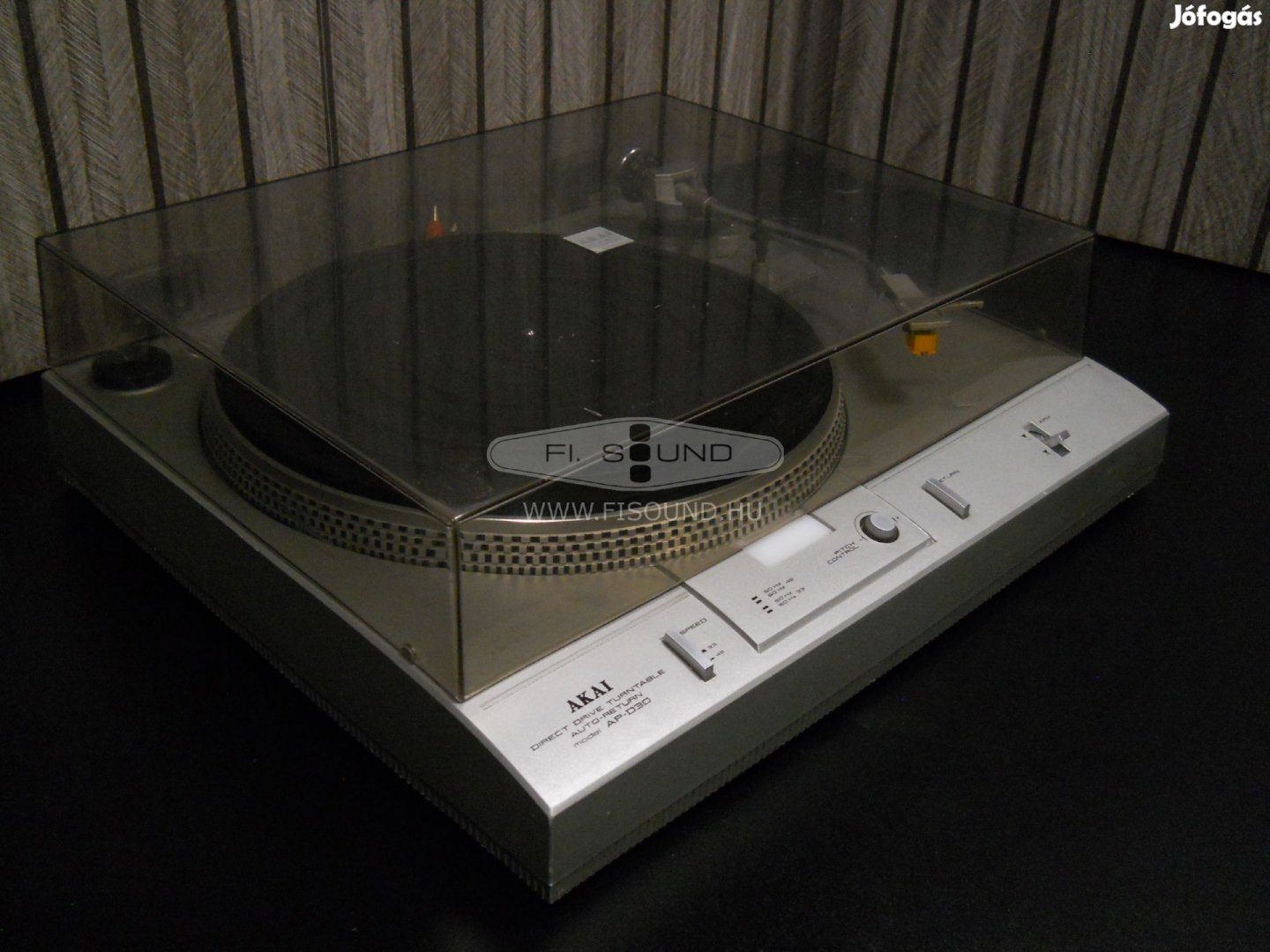 Akai AP-D30C ,fél automata, 2 sebességes bakelit lemezjátszó