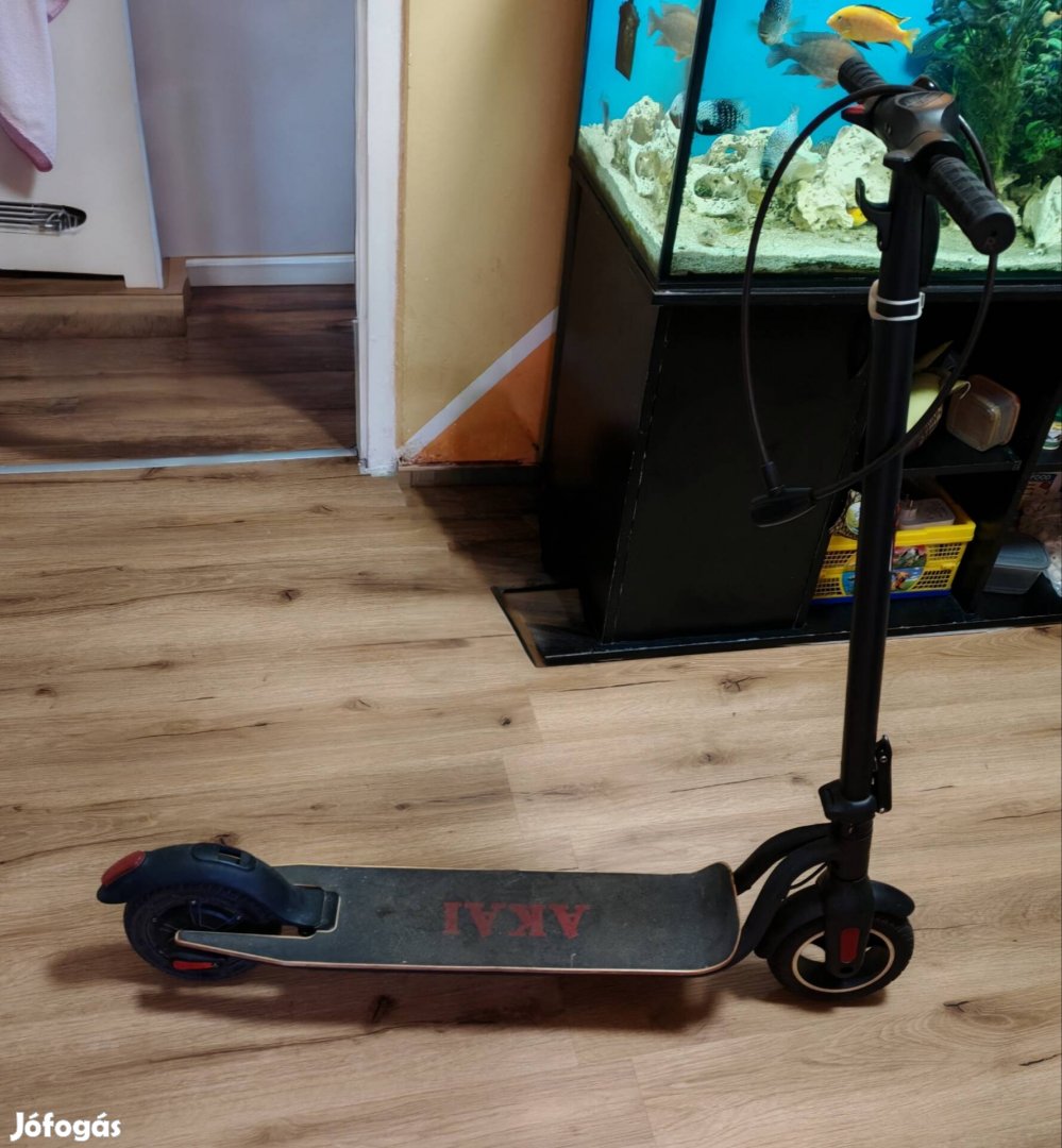 Akai F10 elektromos roller 