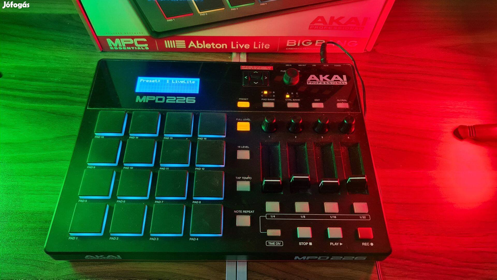 Akai Professional MPD226, minden tartozékával, szép újszerű állapotú