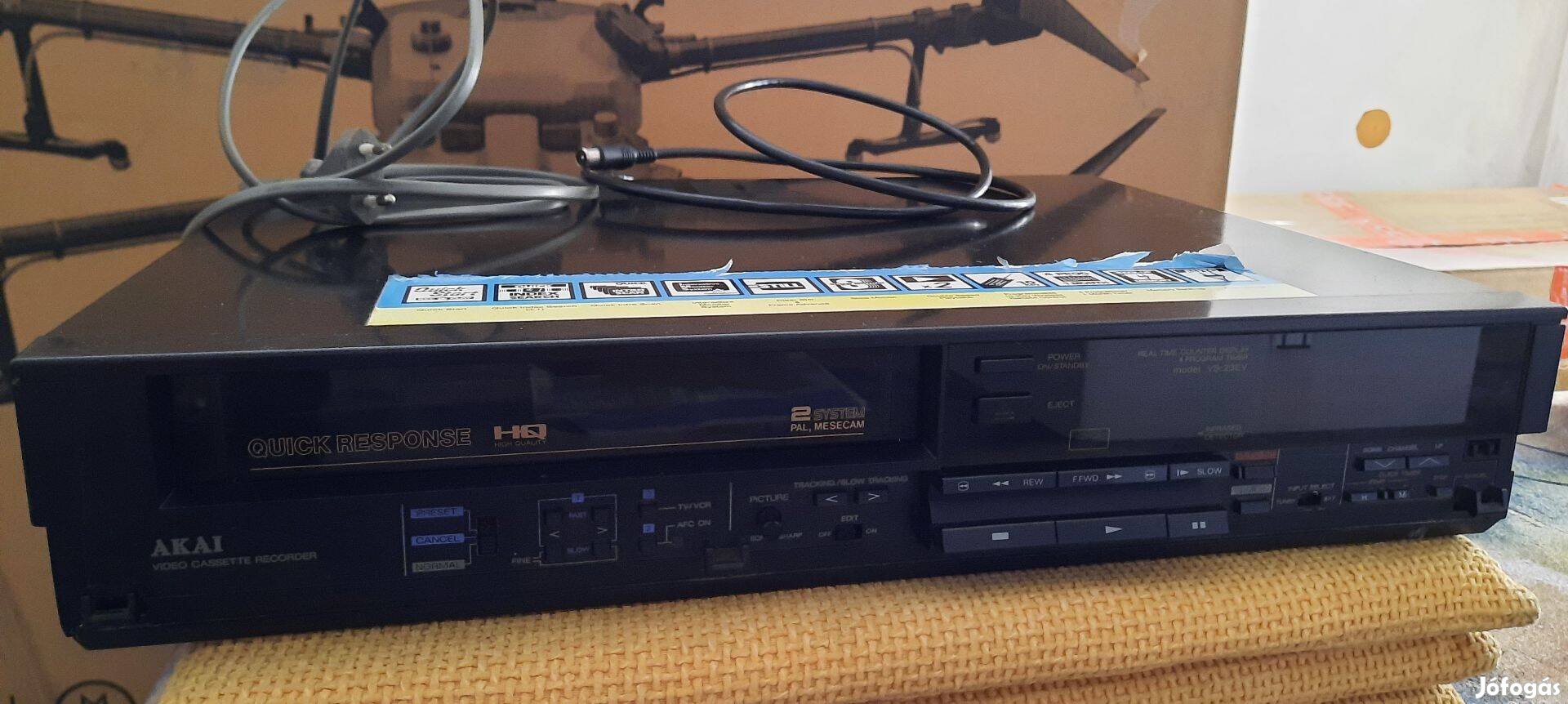 Akai VHS videókazetta lejátszó