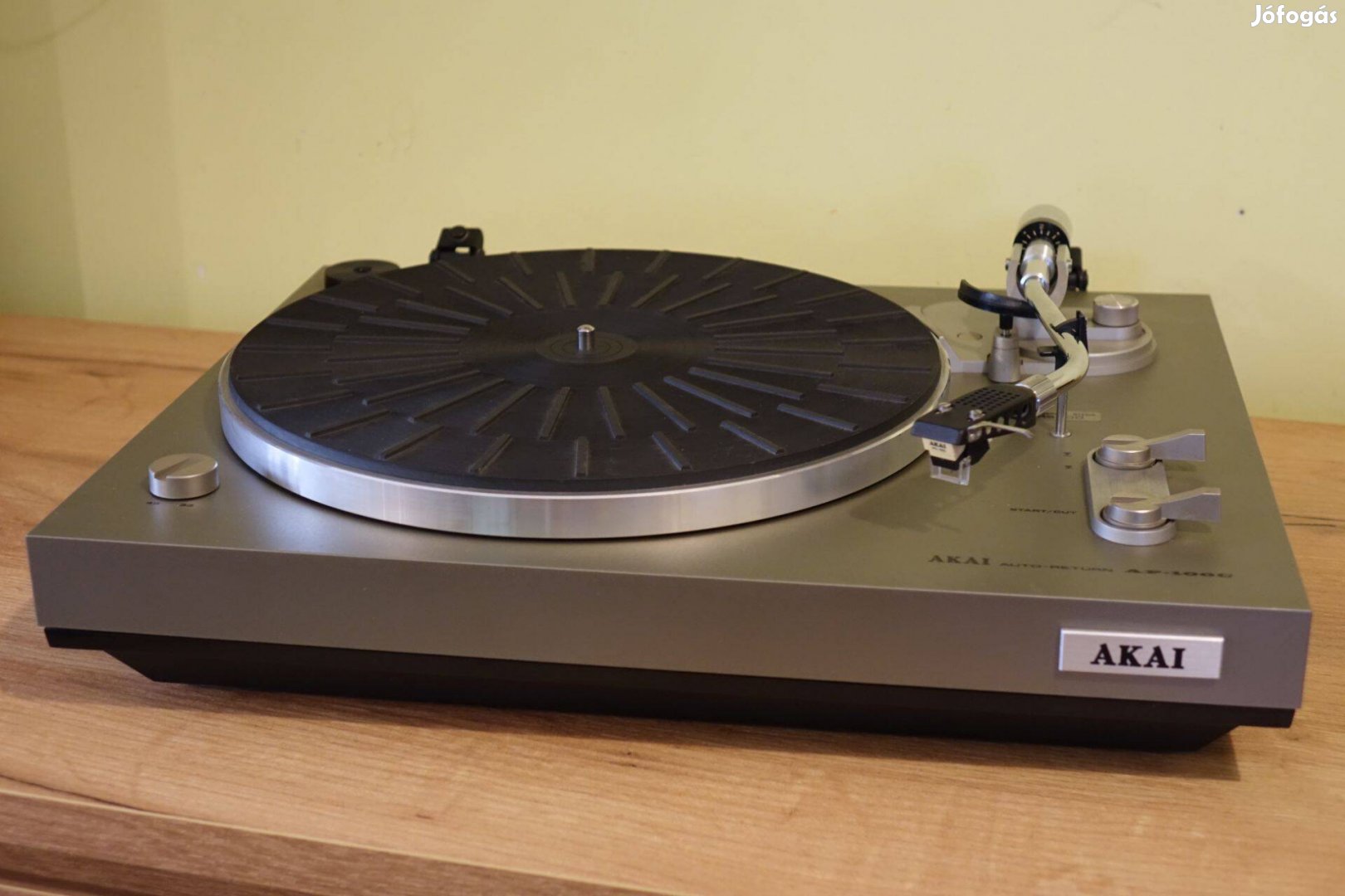 Akai ap 100c bakelitlejátszó