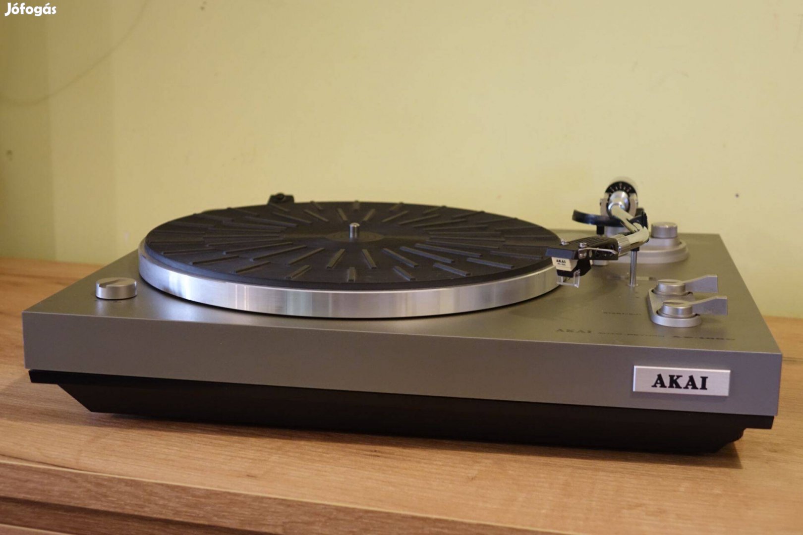 Akai ap 100c bakelitlejátszó