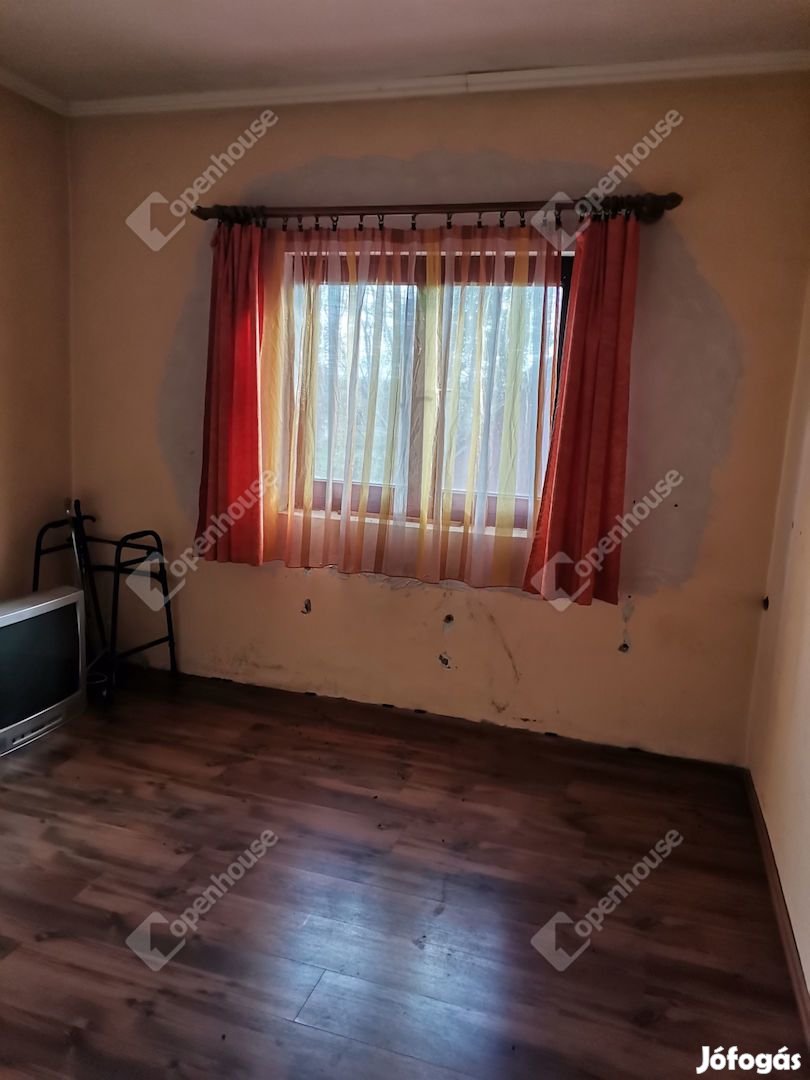 Akár két generációnak is megfelelő családi ház Komárom....