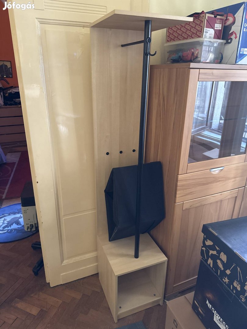 Akasztós előszobafal tároló dobozzal eladó