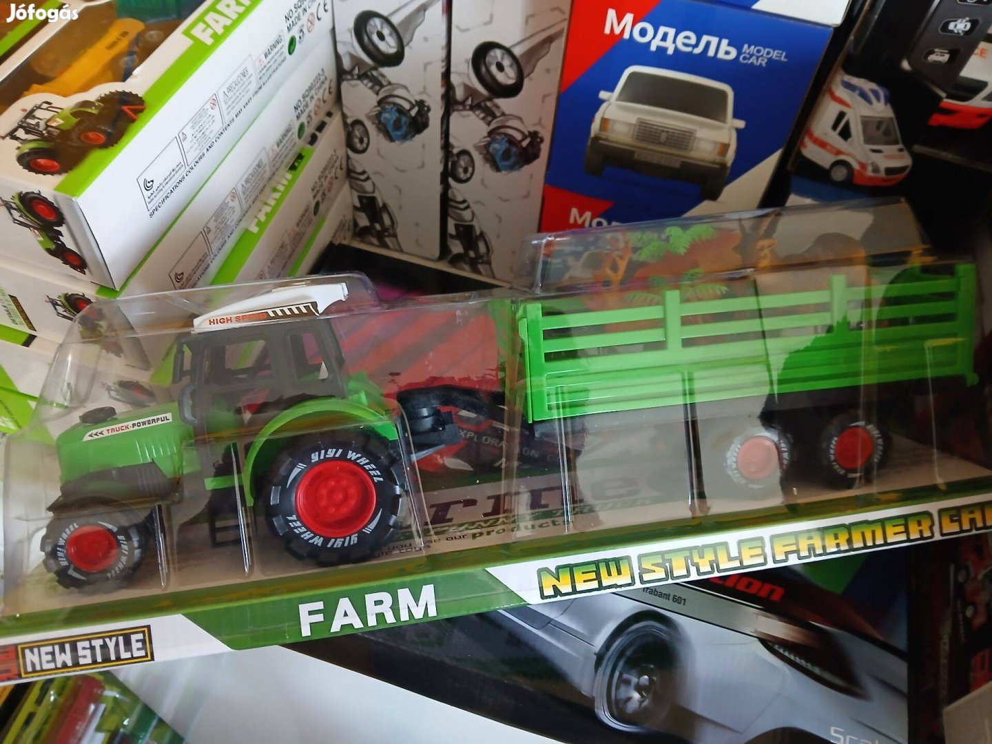 Akció 95. Farm Traktor Állatszállitó Közepes Új bontatlan