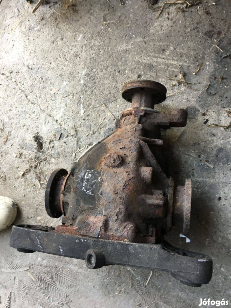 Akció! BMW e39 535 V8 benzin hátsó difi