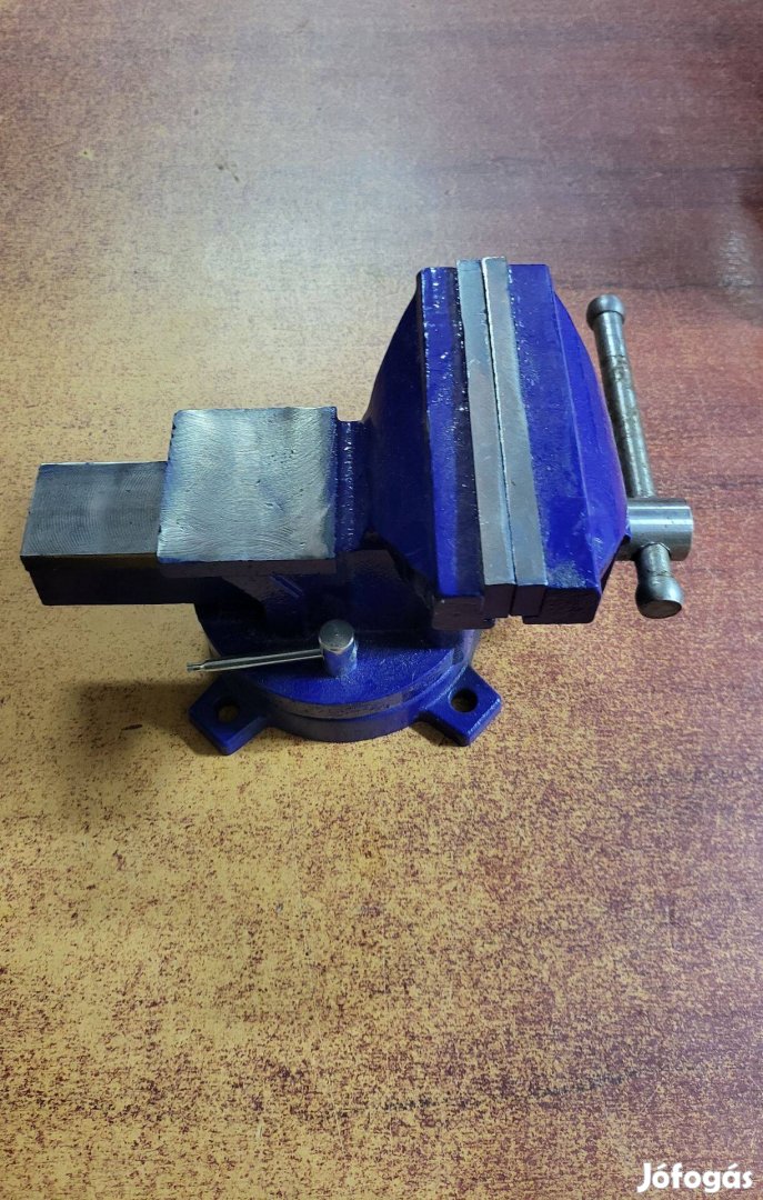 Akció! Forgatható asztali satu 125mm