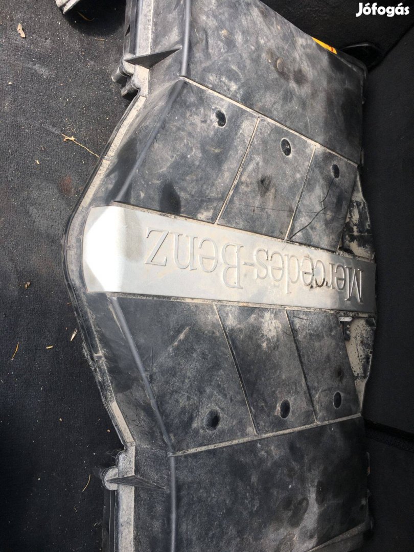 Akció! Mercedes W211 2005 2.4-es benzines motor burkolat légszűrőház