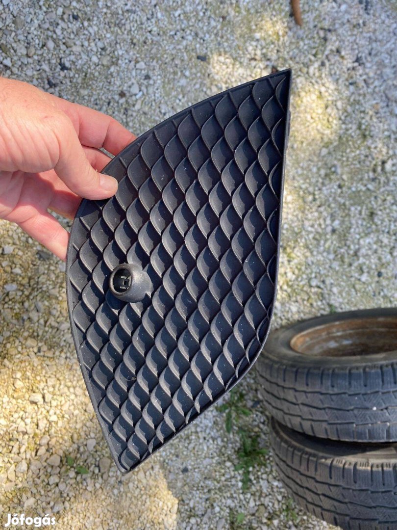 Akció! Mercedes w205 C.klasse lökhárító jobb ködlámpa burkolat 2019