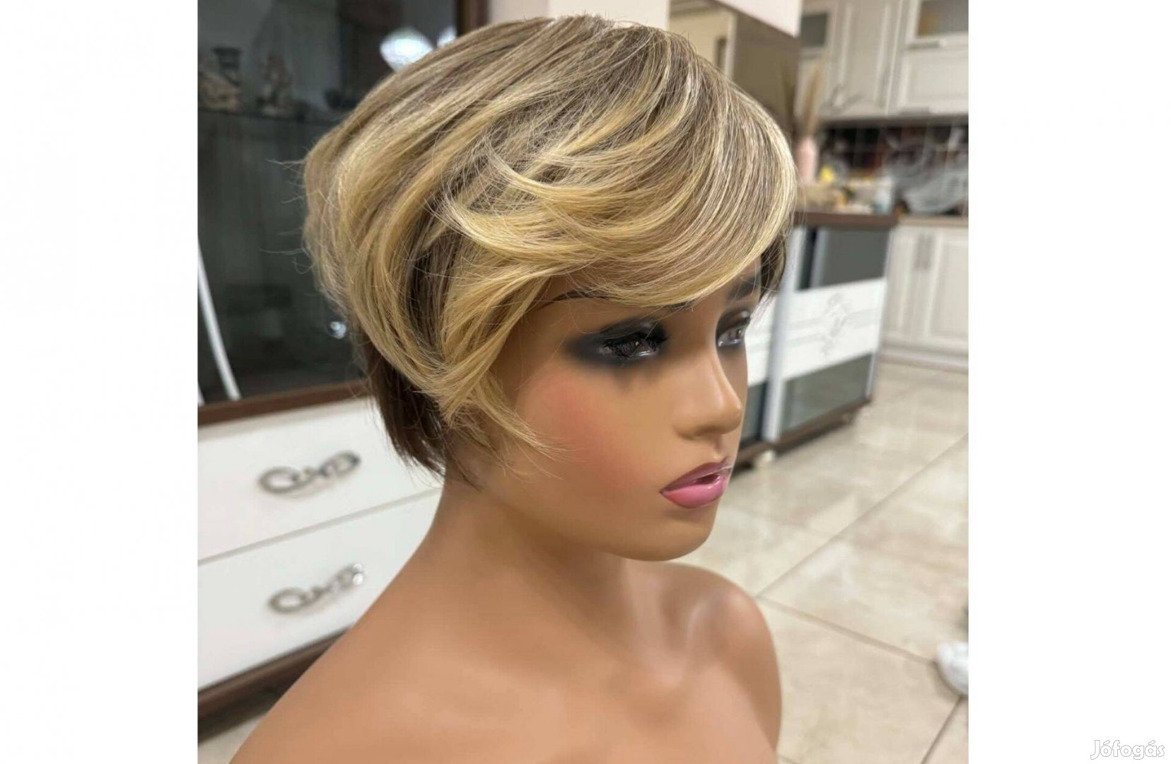 Akció - Új, Természetes, Szőke - barna, rövid női paróka