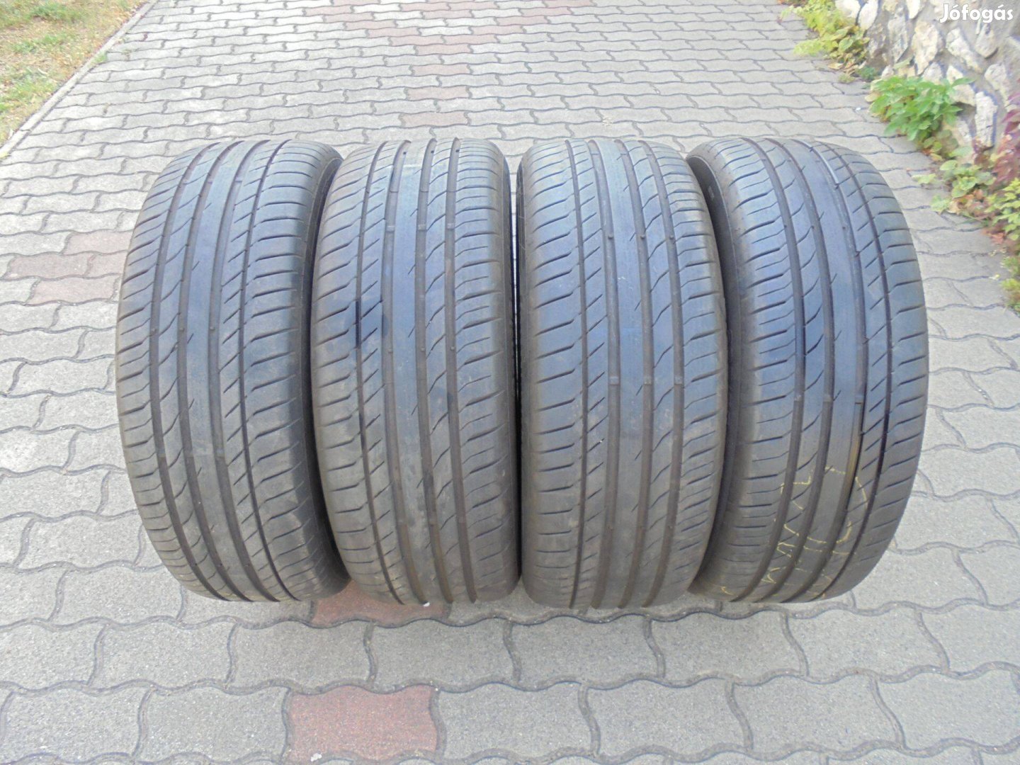 Akció !!! 235/55 R 19-es Continental nyári gumi eladó