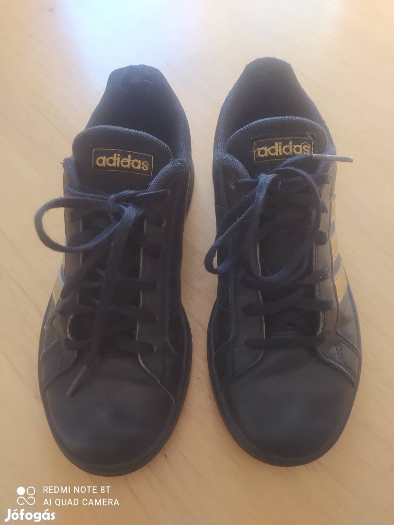 Akció húsz százalékkal olcsóbb ! Adidas fekete bőr cipő,36,5 