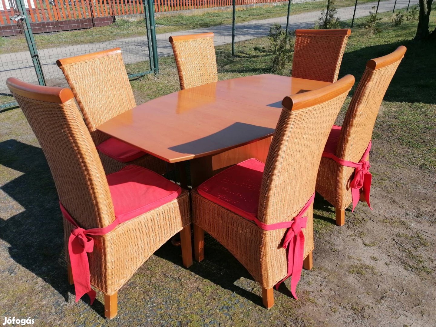 Akciós Fix áron Fa/rattan bővíthető étkező garnitúra asztal+6db szék