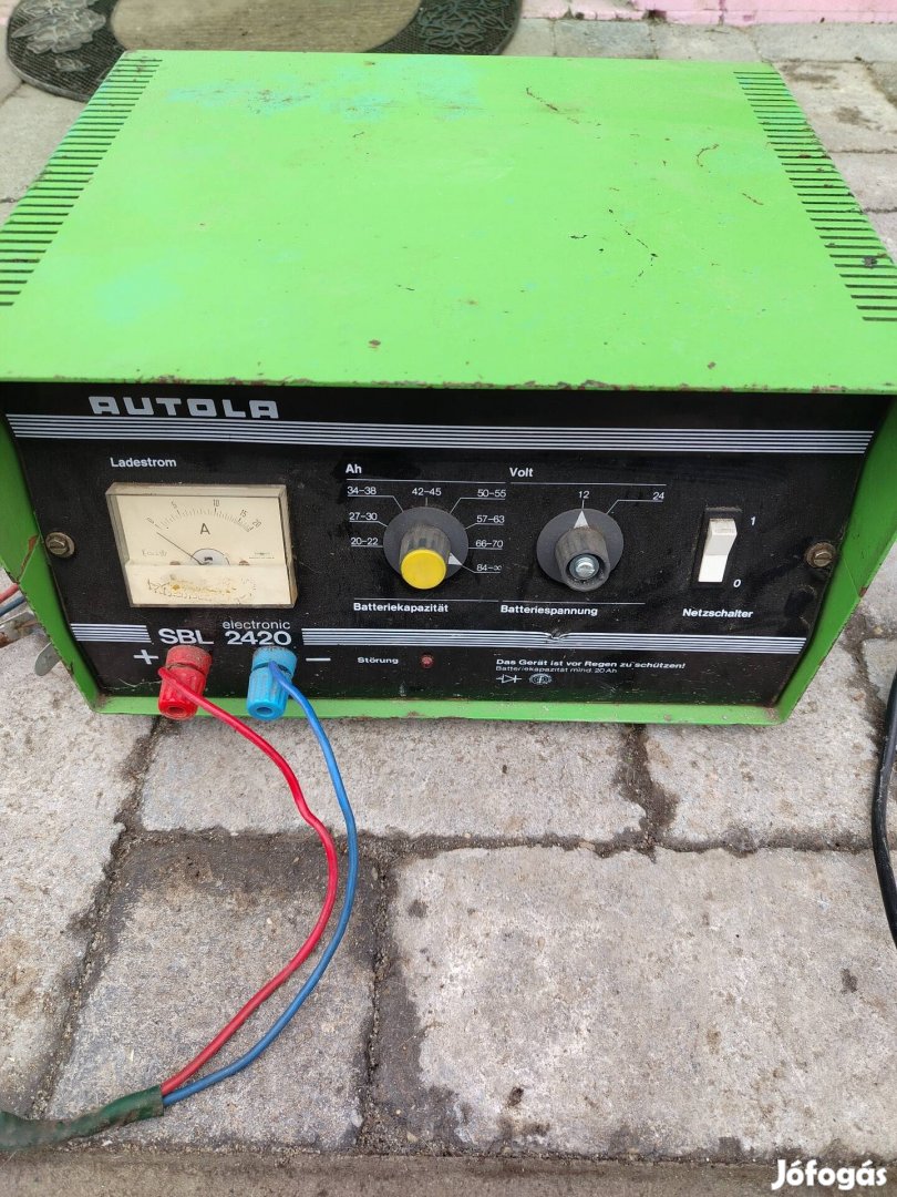 Akkumulátor töltő 12-24 volt 20 amper eladó 