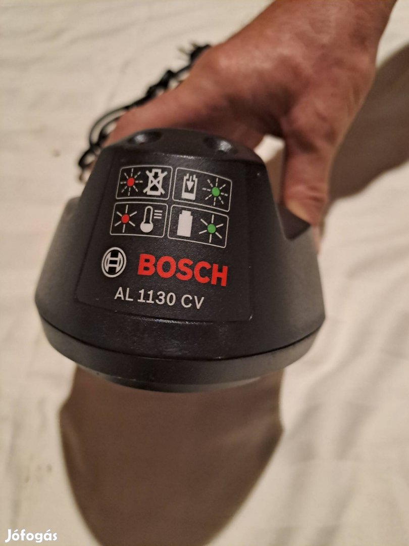 Akkumulátor töltő Bosch 