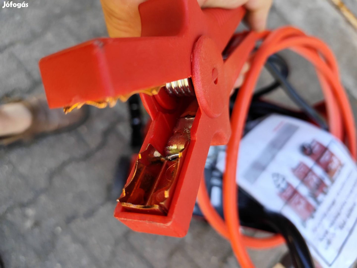 Akkumulátor töltő! 12- 24volt!
