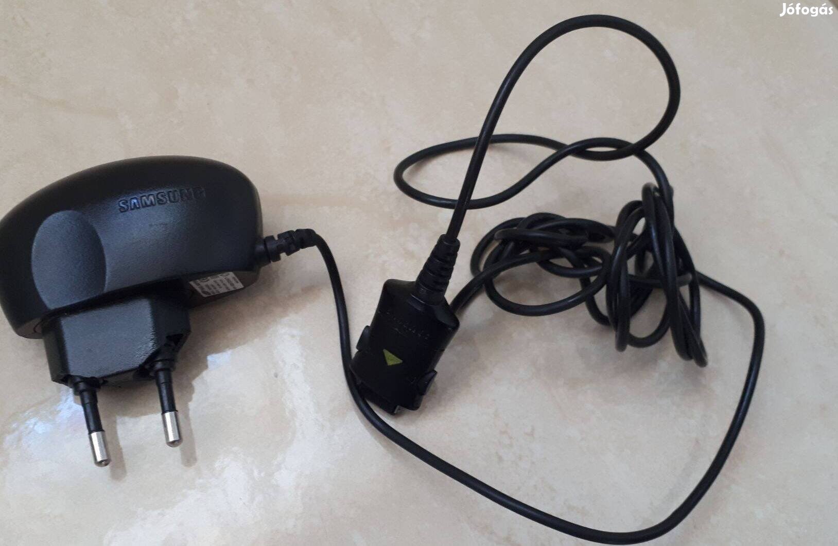 Akkumulátortöltő régebbi Samsung mobilhoz jó állapotban