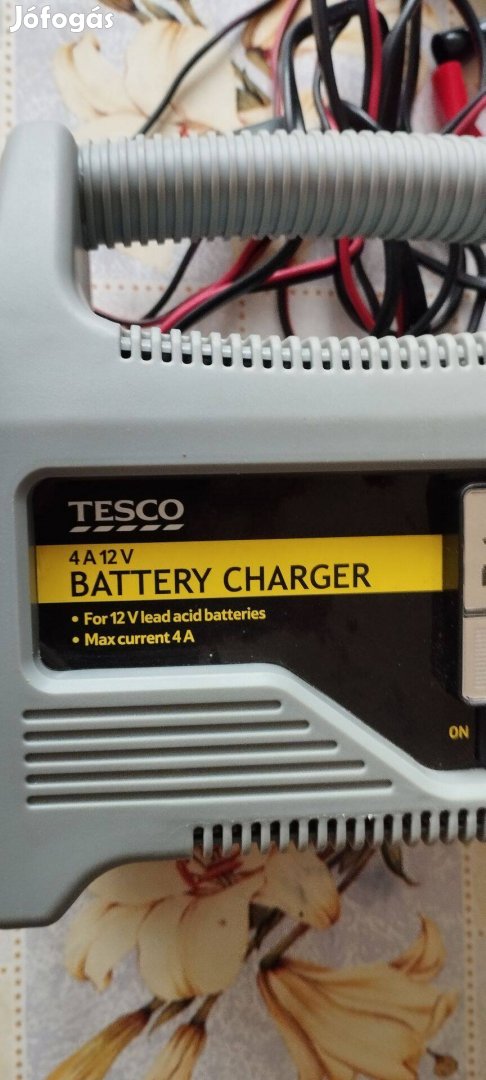 Akkumulátortöltő személygépkocsihoz