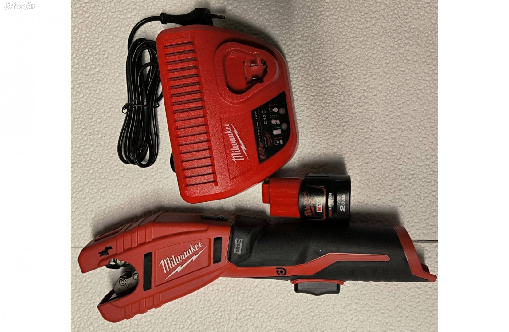 Akkus Csővágó Milwaukee M12 C12 PC 12V 2Ah akkumulátor + töltő