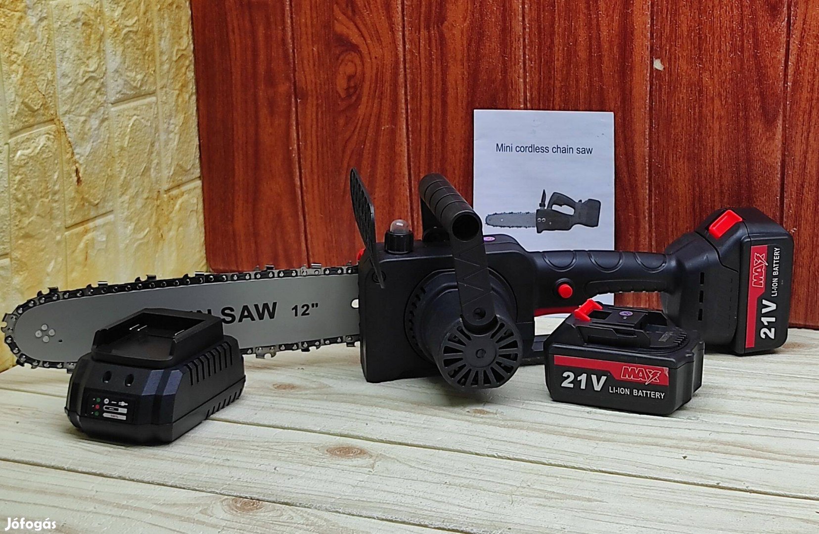 Akkus ágvágófűrész 12 coll lap, BL motoros láncolajozós 21V Li akkuval