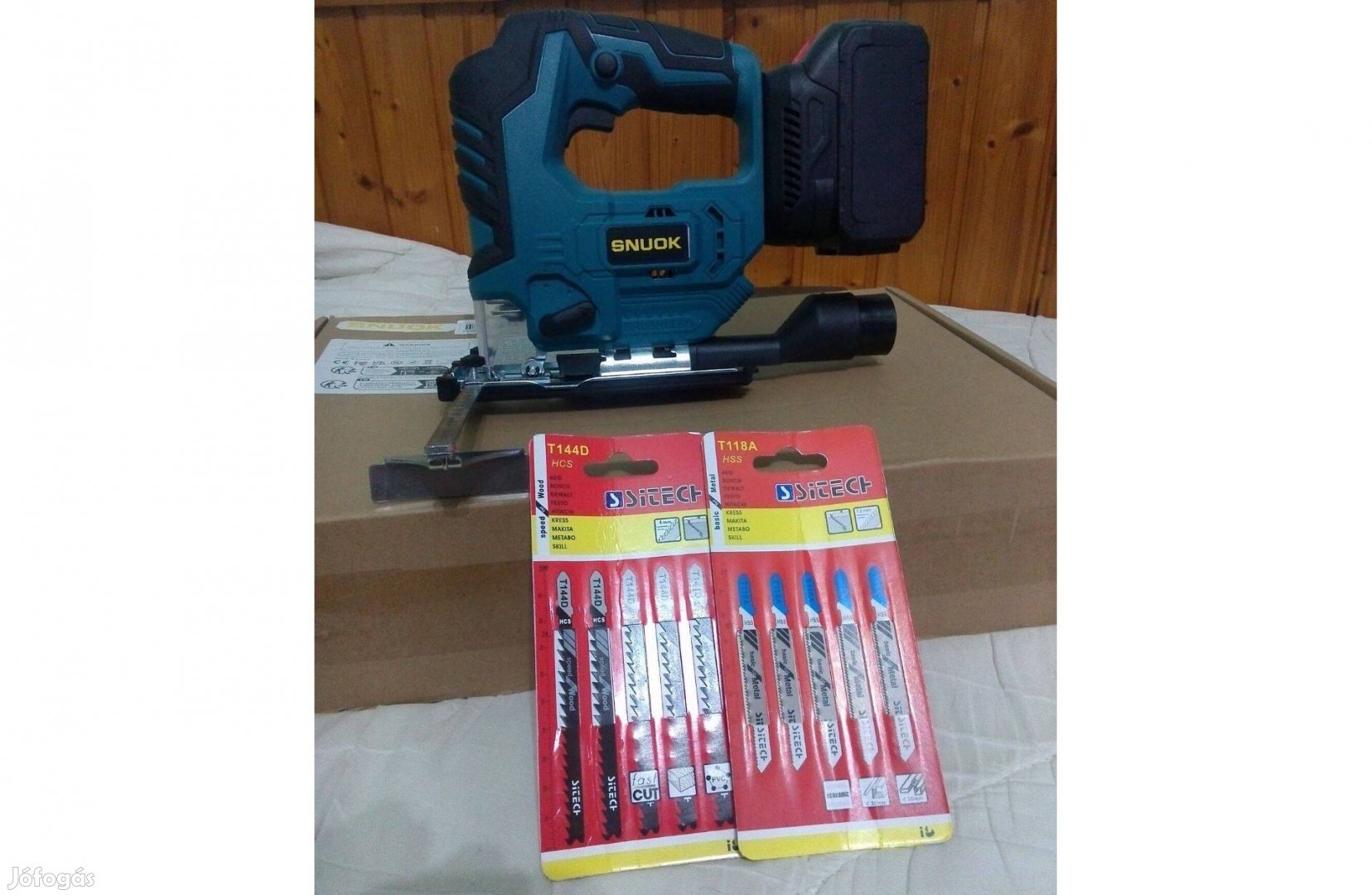 Akkus dekopírfűrész