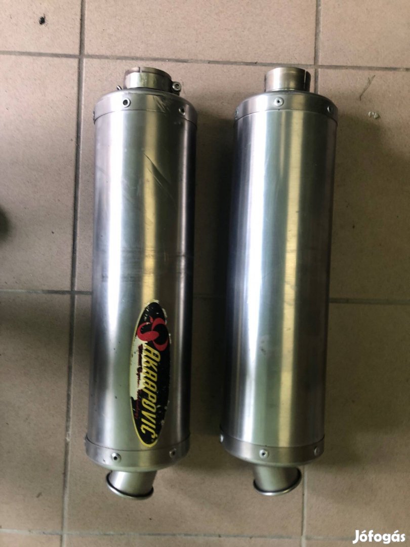 Akrapovic dobok