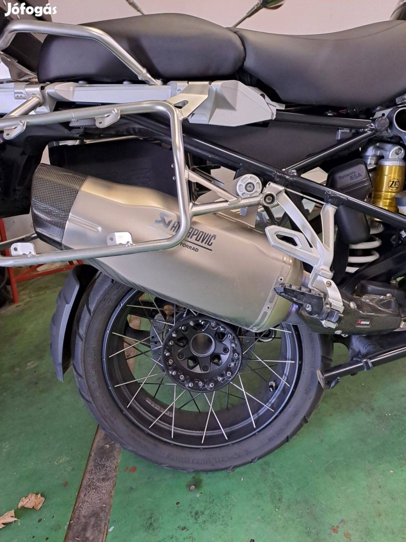 Akrapovic kipufogó