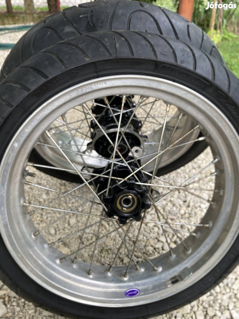 Akront supermoto-kerékszett Dominatorból