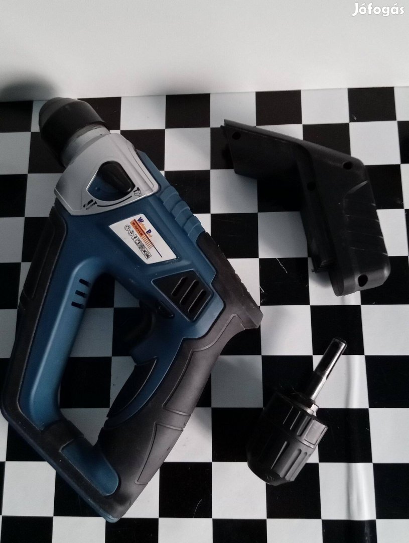 Aksis fúró táskával