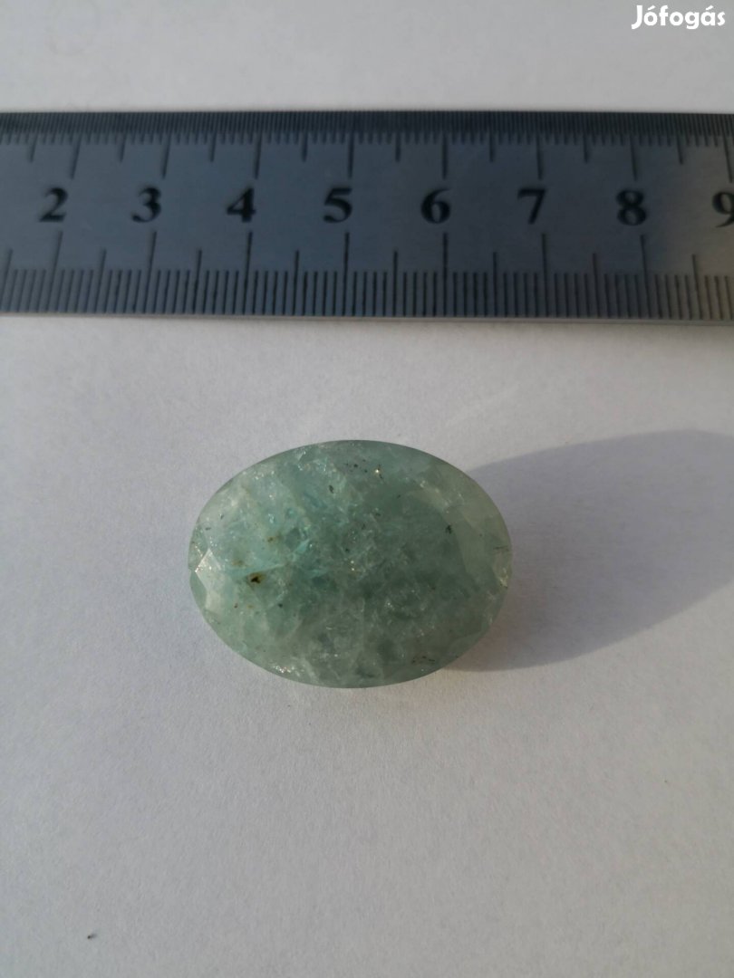 Akvamarin kő, ásvány kristály 