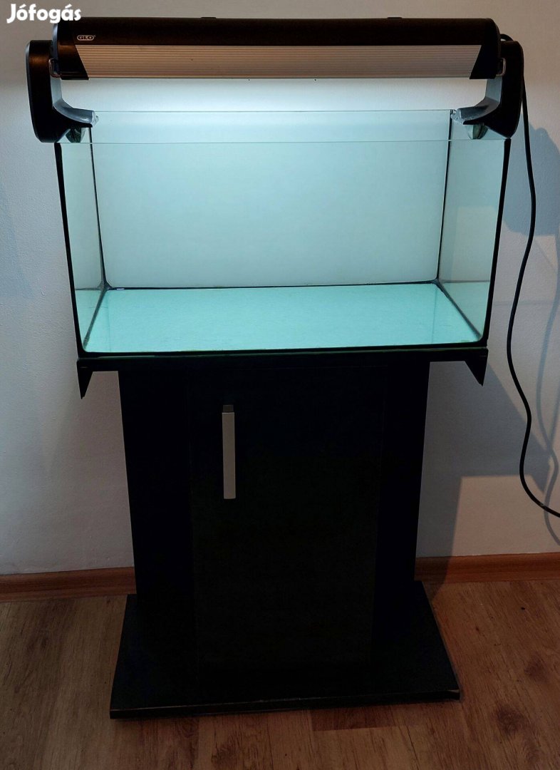 Akvárium 54 liter + lámpa + bútor