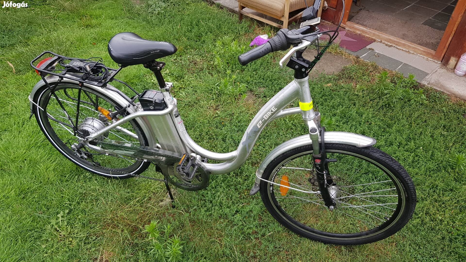 Alacsony, alu vázas felújított elektromos kerékpár, e-bike