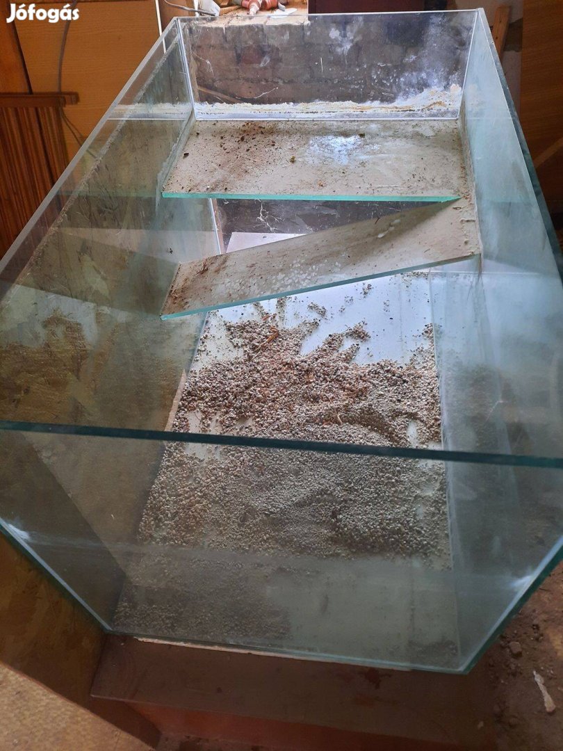 Aladó 360 literes akvárium