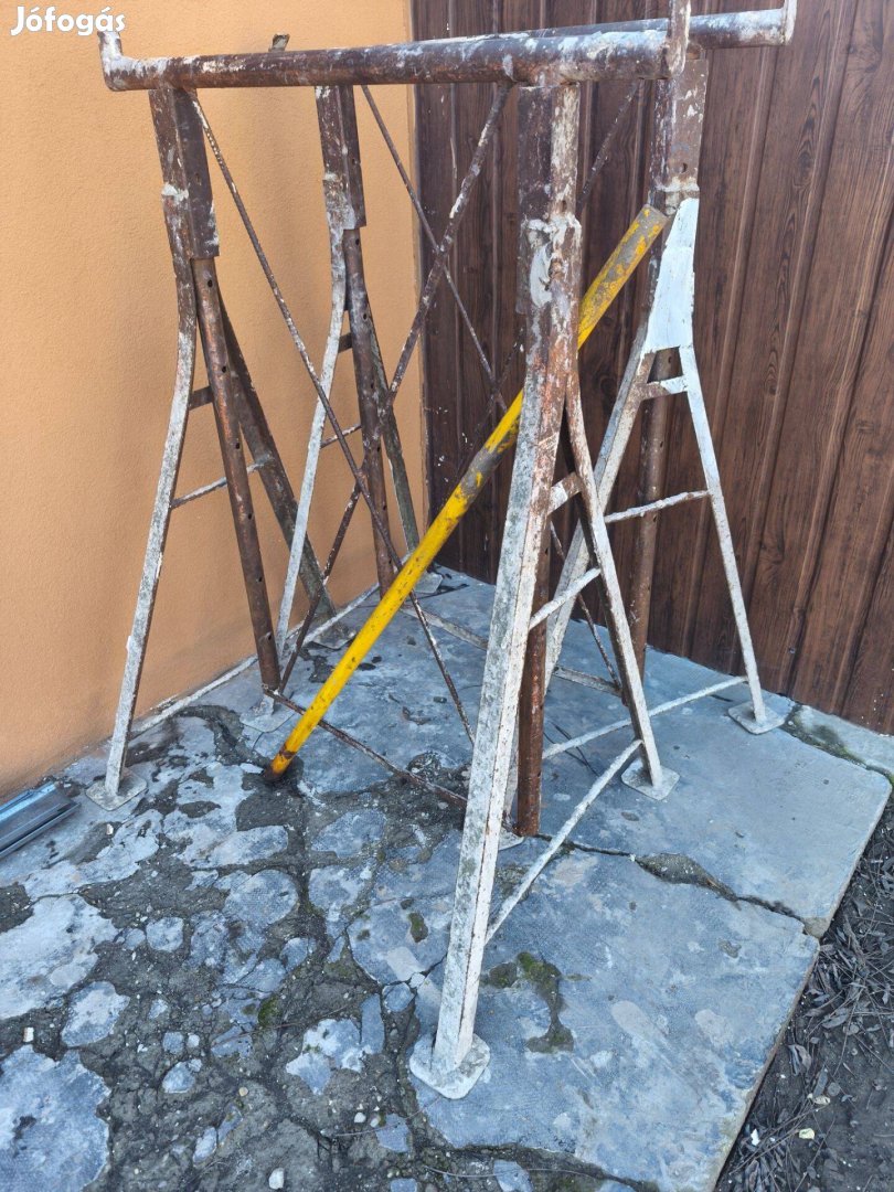 Alátámasztó bak, szögacél