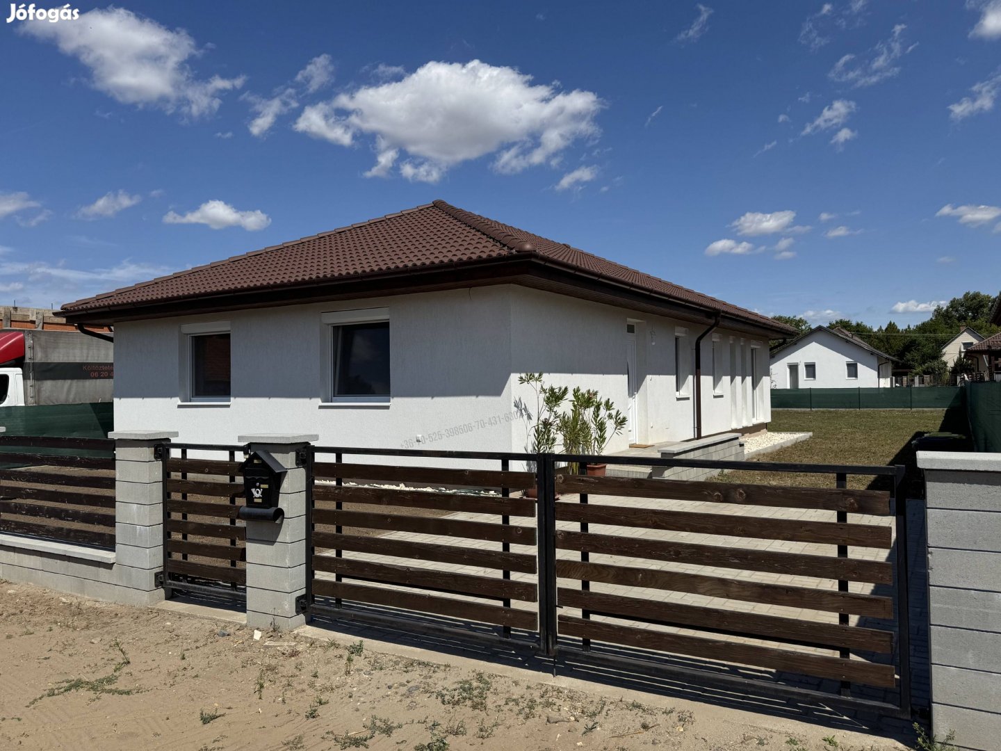 Albertirsán igényes újépítésű családiház eladó