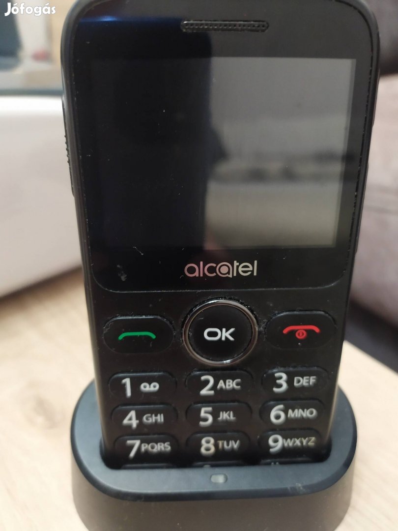 Alcatel nyomógombos mobiltelefon 