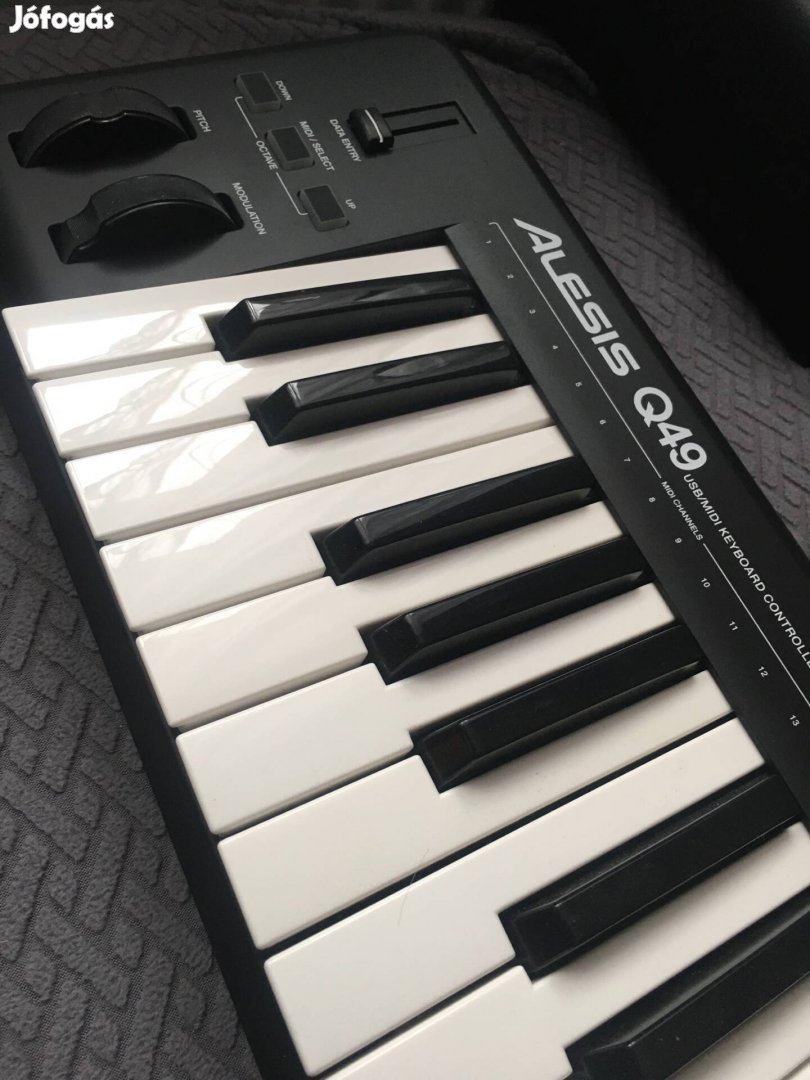 Alesis Q49 MIDI kontroller