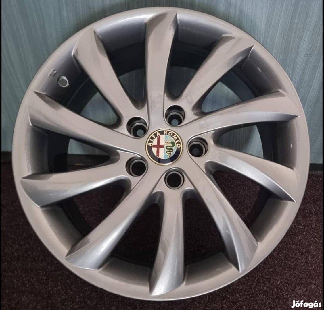 Alfa 17es gyári alufelni 5x110 Giulietta