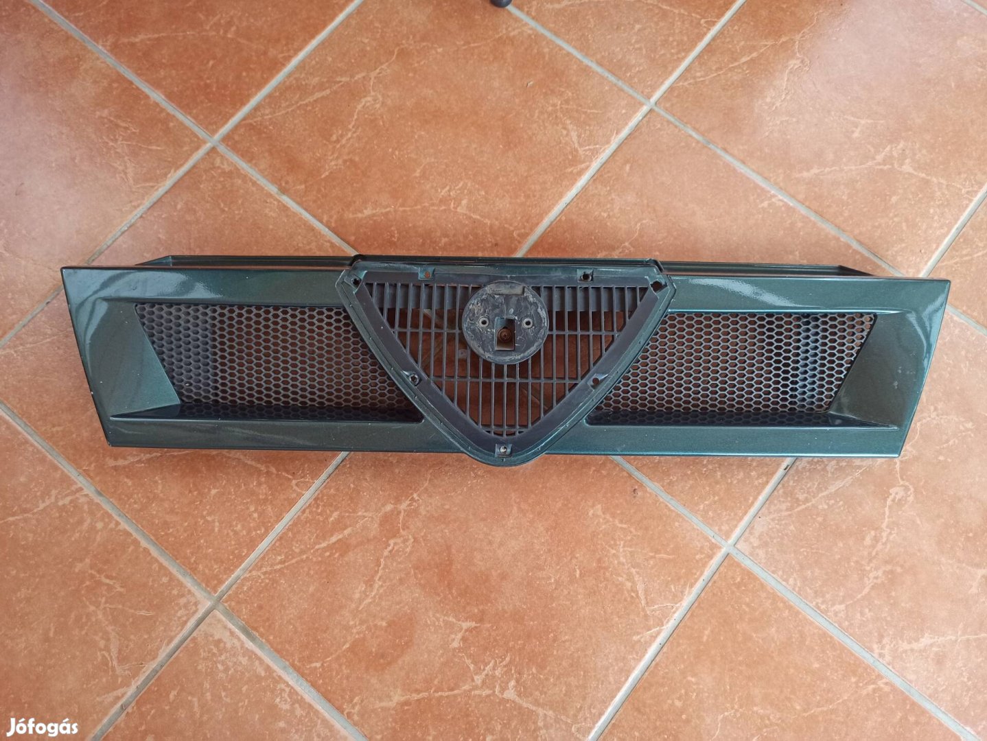 Alfa 33 hűtőrács 
