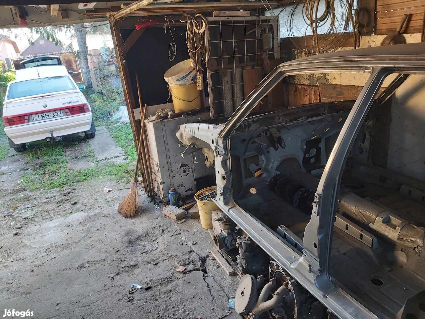 Alfa 75 karosszéria