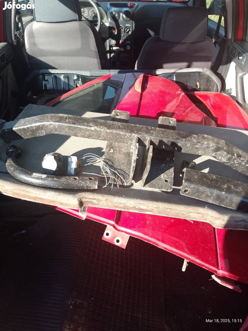 Alfa Romeo 146 levehető vonóhorog