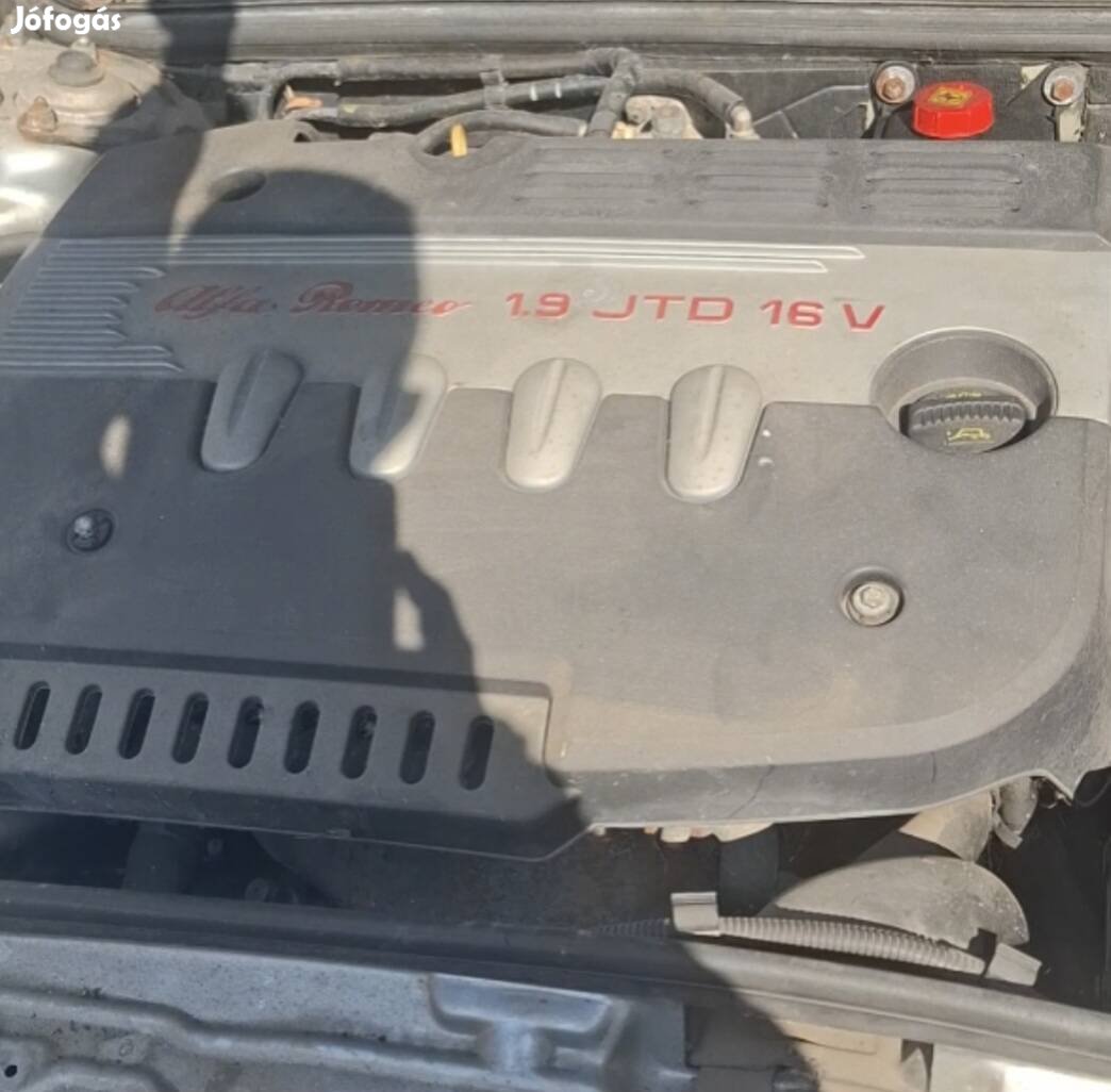 Alfa Romeo 147 felső műanyag motorburkolat