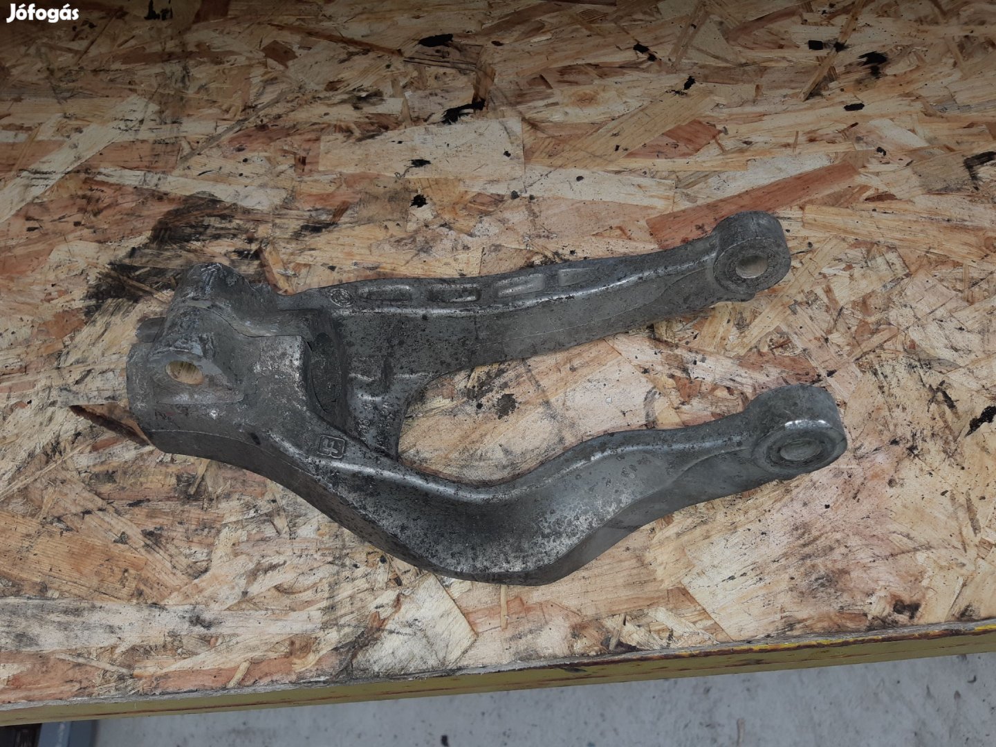 Alfa Romeo 156 Bal Első Lengéscsillapító Tartó