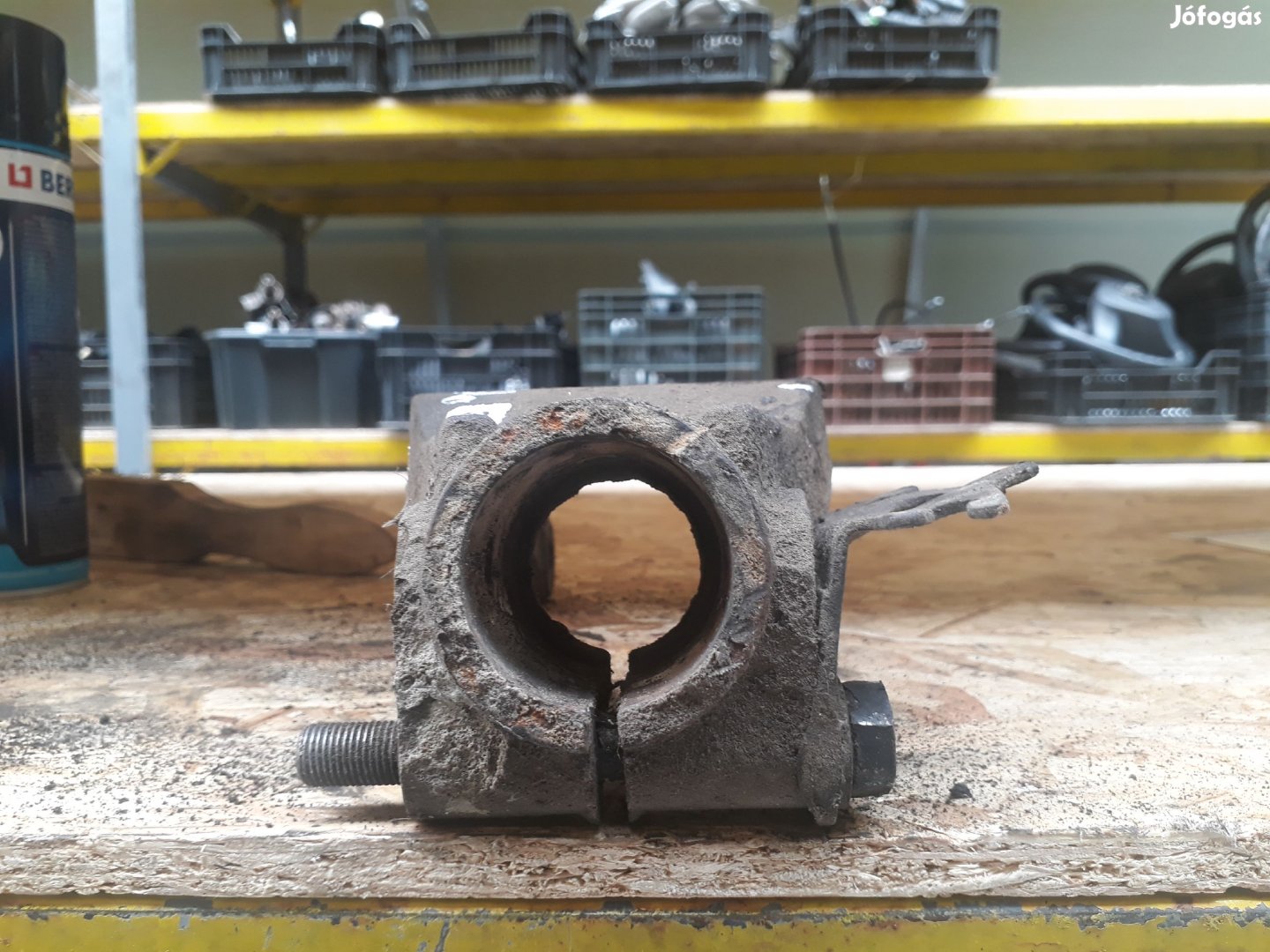 Alfa Romeo 166 Bal Első Lengéscsillapító Tartó